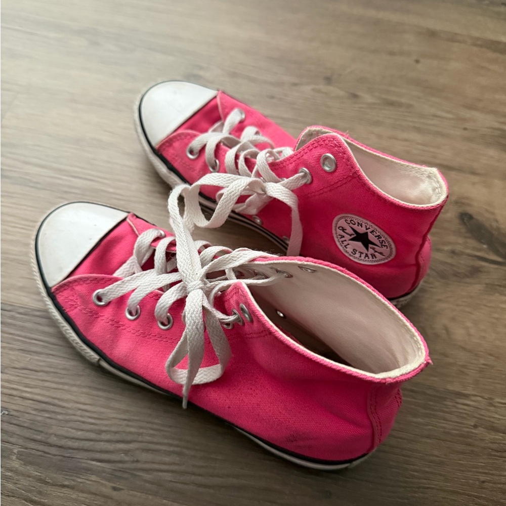 Converse Kids Sneakers in Bright Pink